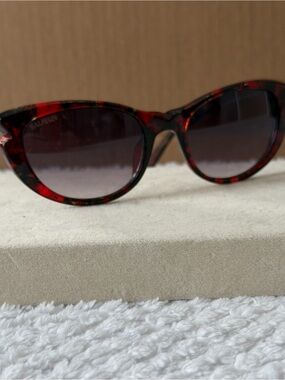 Balmain BL 2023 C02 Cat Eye Sunglasses Red Tortoise Gradient 53mm France